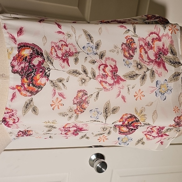 White House Black Market Pink. PurpleWhite Camisole  Blouse. XS. Lovely - Picture 8 of 12